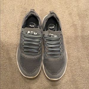 APL shoes